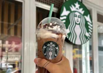 Starbucks deixa de usar sistema de IA após erros