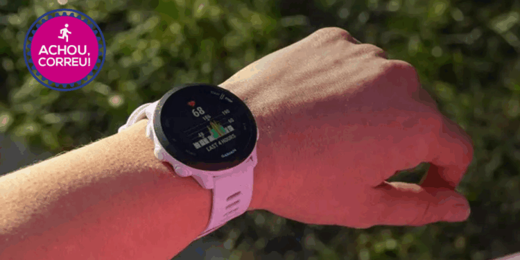 Garmin Forerunner 55 sai com 43% de desconto em oferta no Magazine Luiza