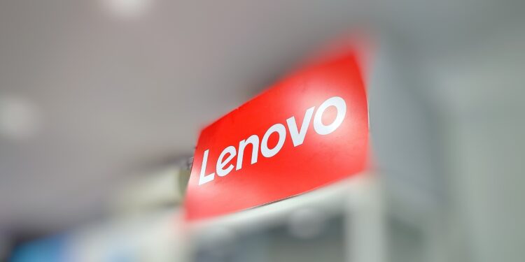 Lenovo dobra valor em melhor mês desde 1999, impulsionada por IA