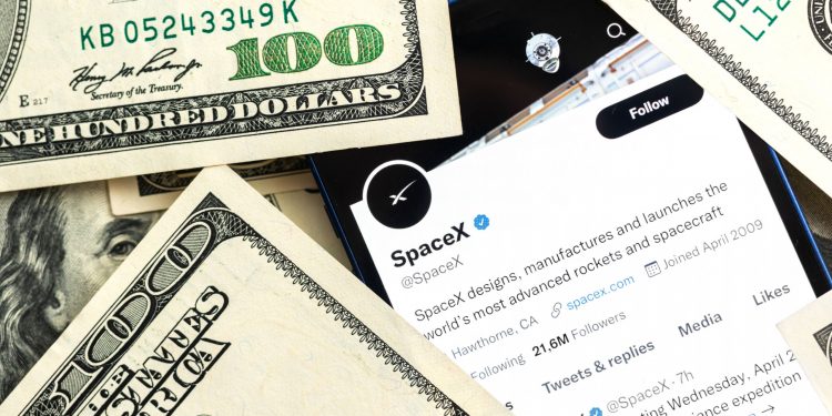 IPO da SpaceX: Musk desafia Wall Street, mas falta de lucro atrapalha planos